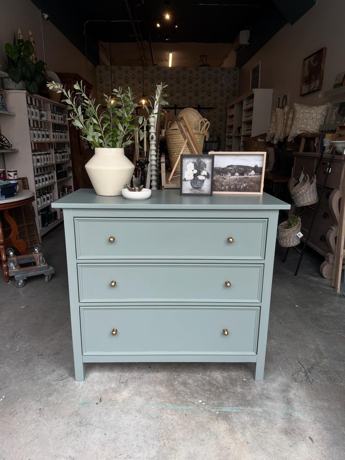 Earthen Ash Dresser