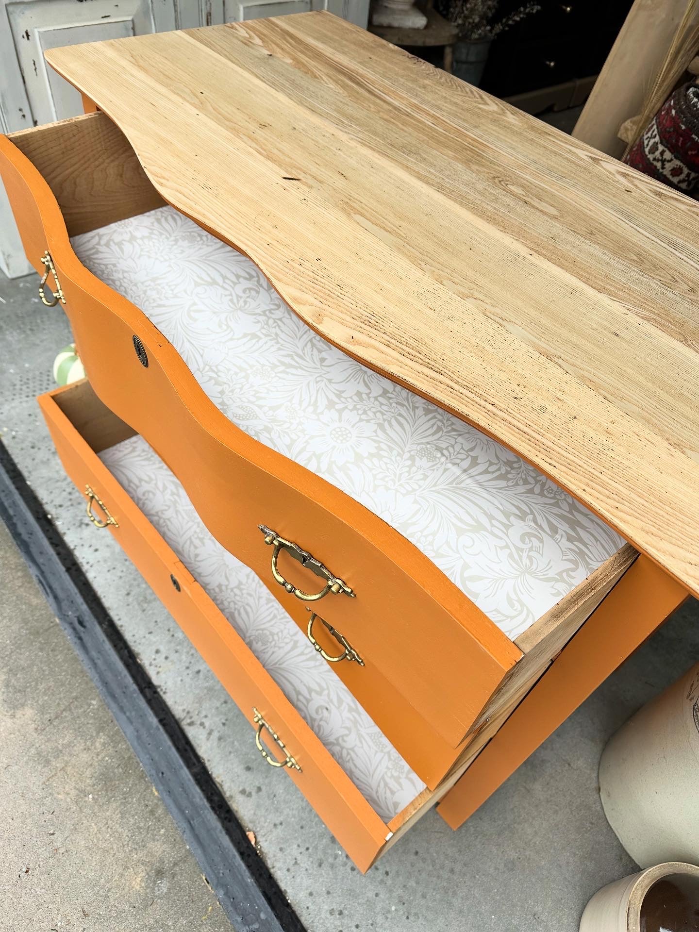 Tango Dresser