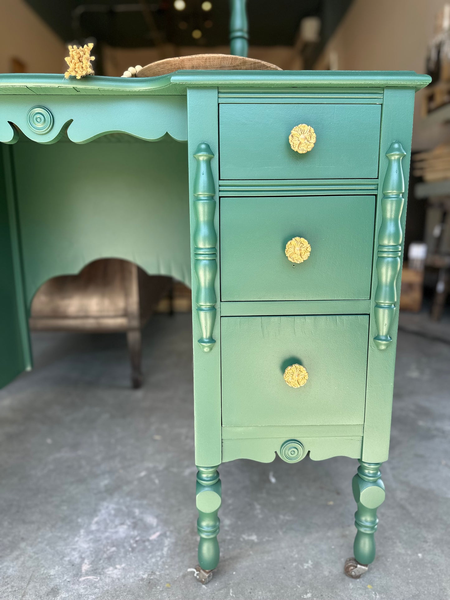 Pressed Fern Mirrorless Vanity