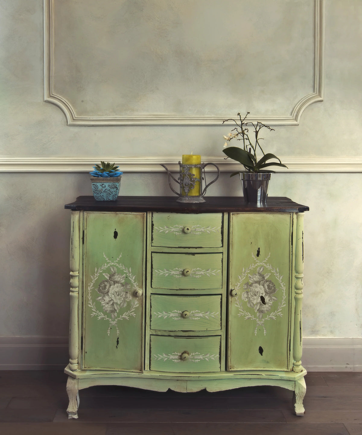 Trompe L'oeil Laurel