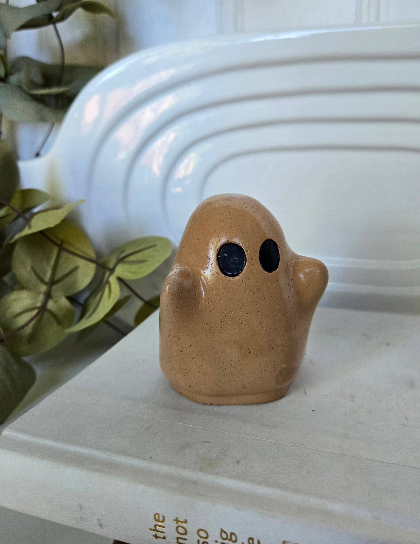 Concret Ghost Decor- Caramel