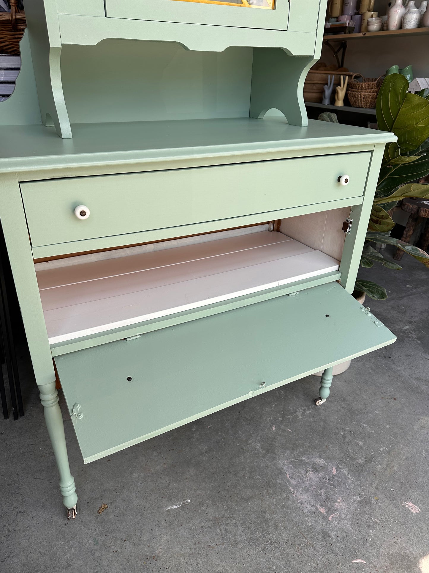 Vintage Brook 2 piece Hutch