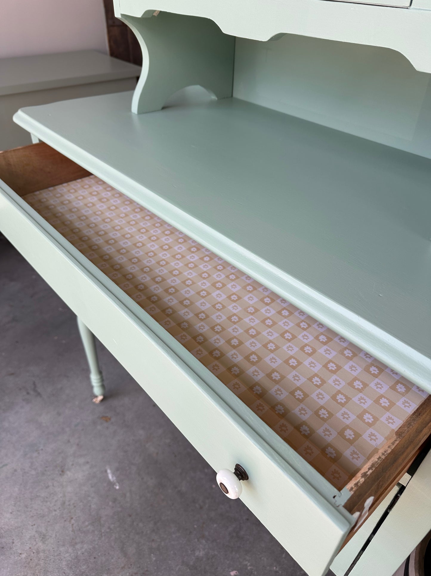 Vintage Brook 2 piece Hutch