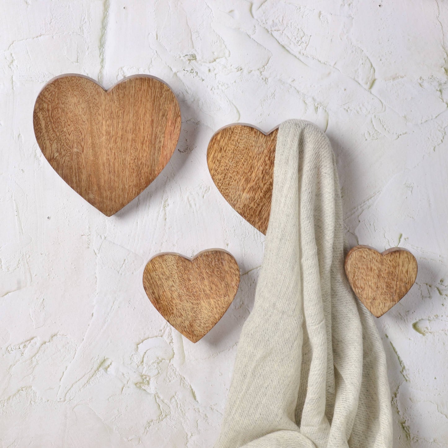 Heart wall hooks