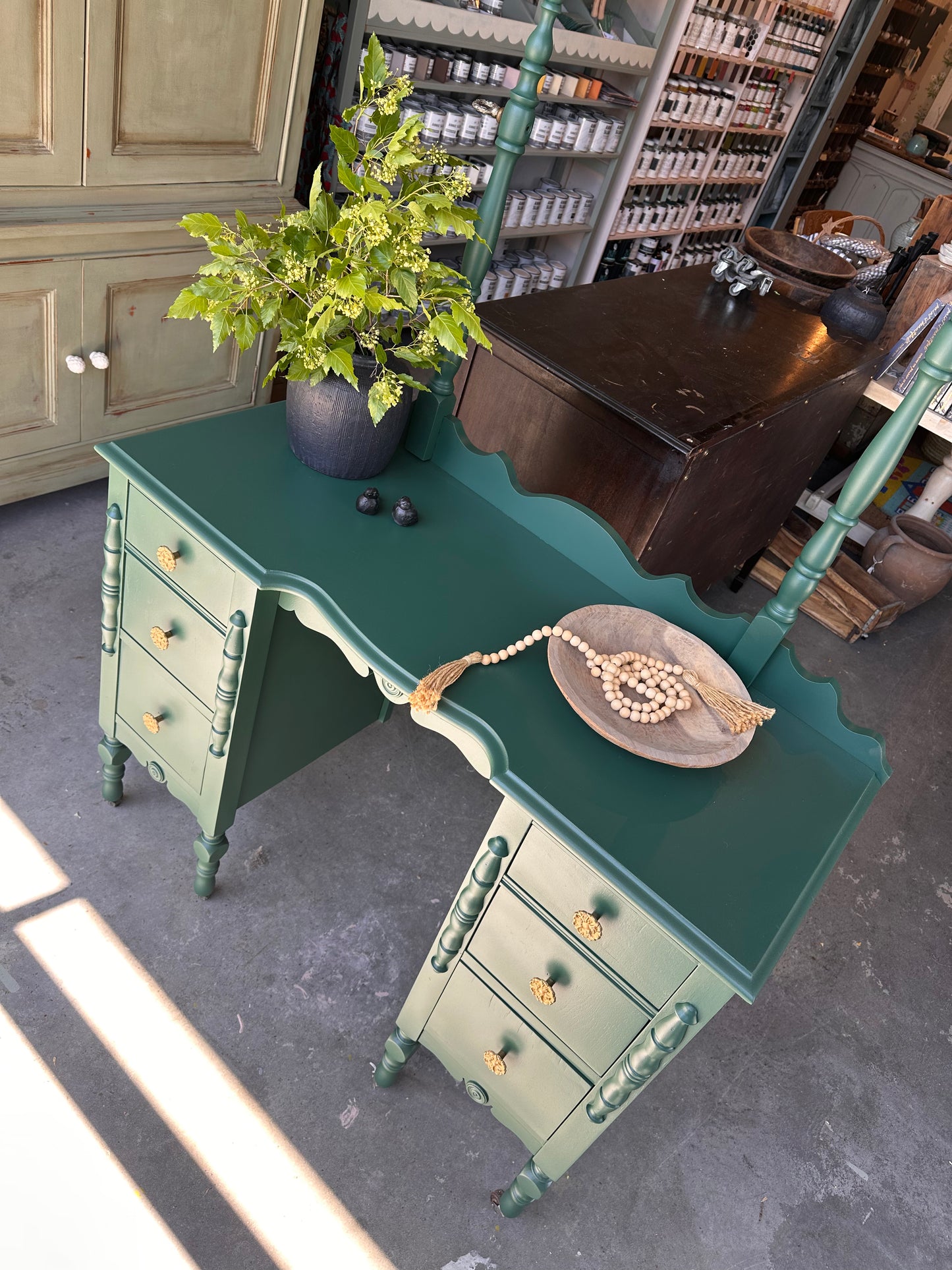 Pressed Fern Mirrorless Vanity