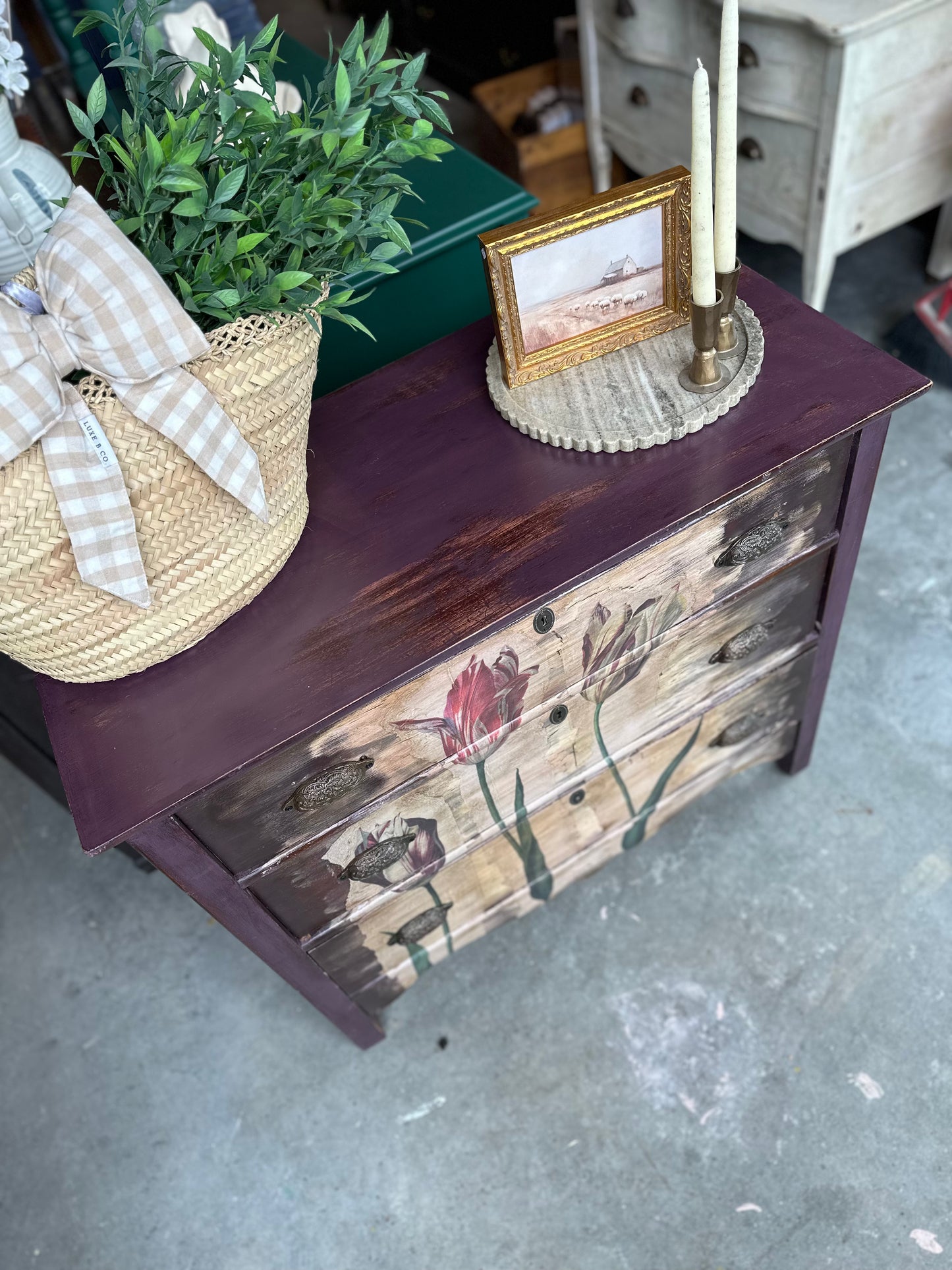 Tulip Dresser