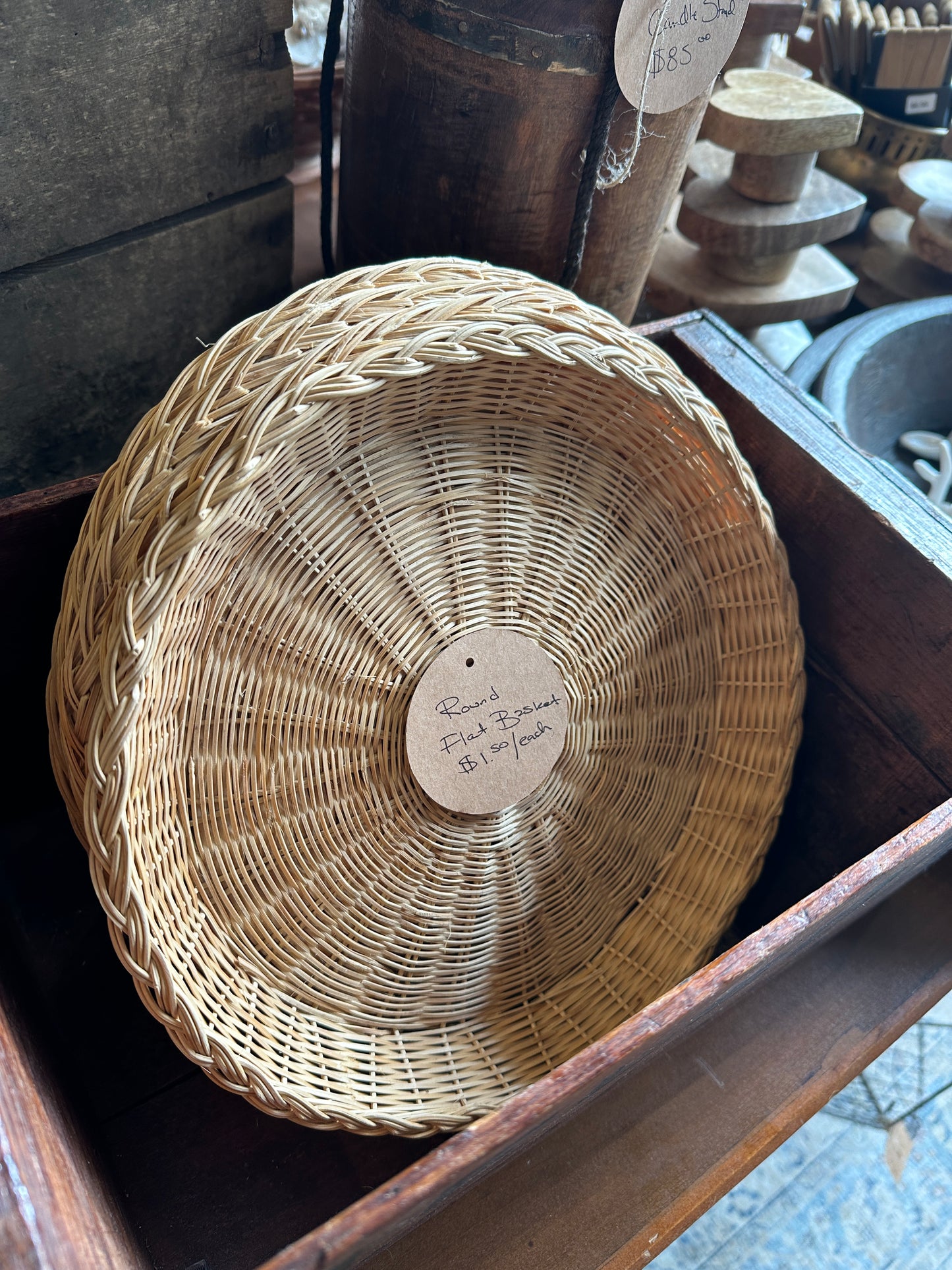 Round flat basket