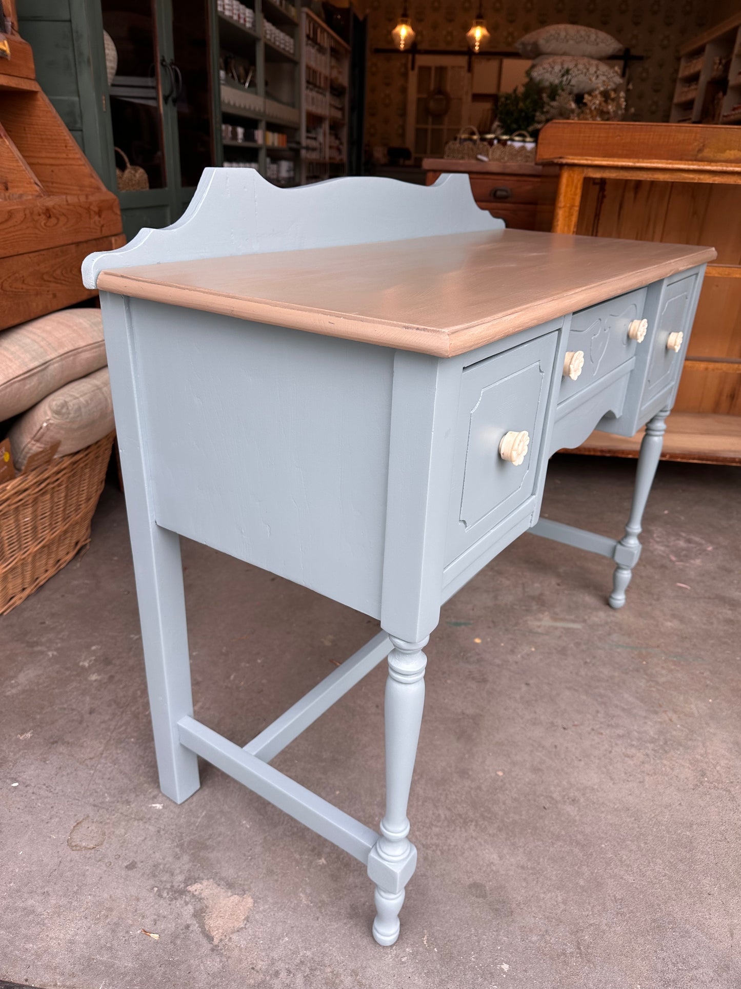 Wuthering Heights Desk/Vanity