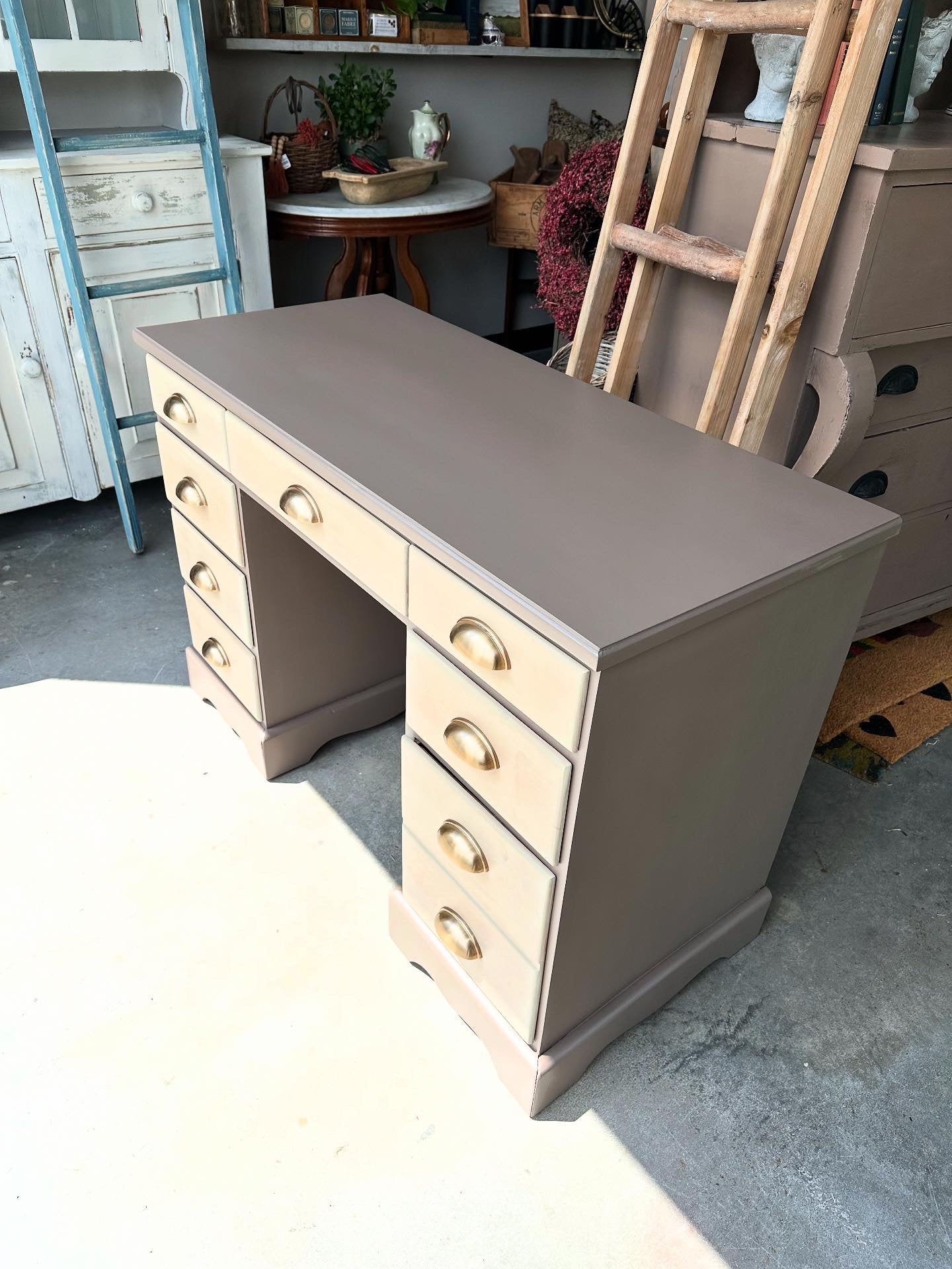 Elmwood Desk