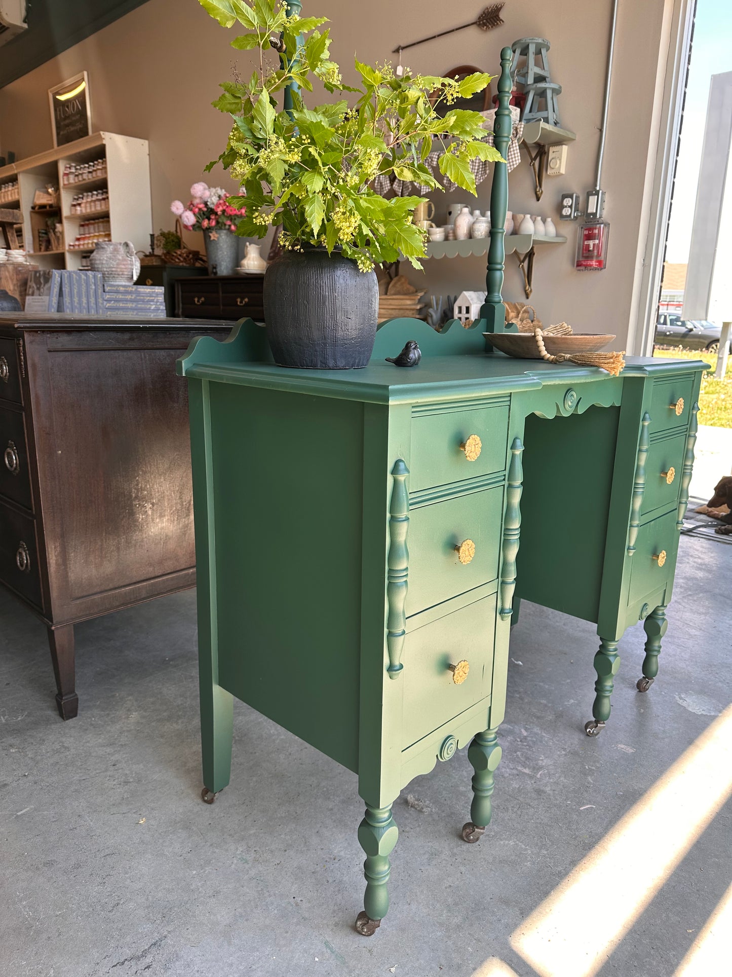 Pressed Fern Mirrorless Vanity