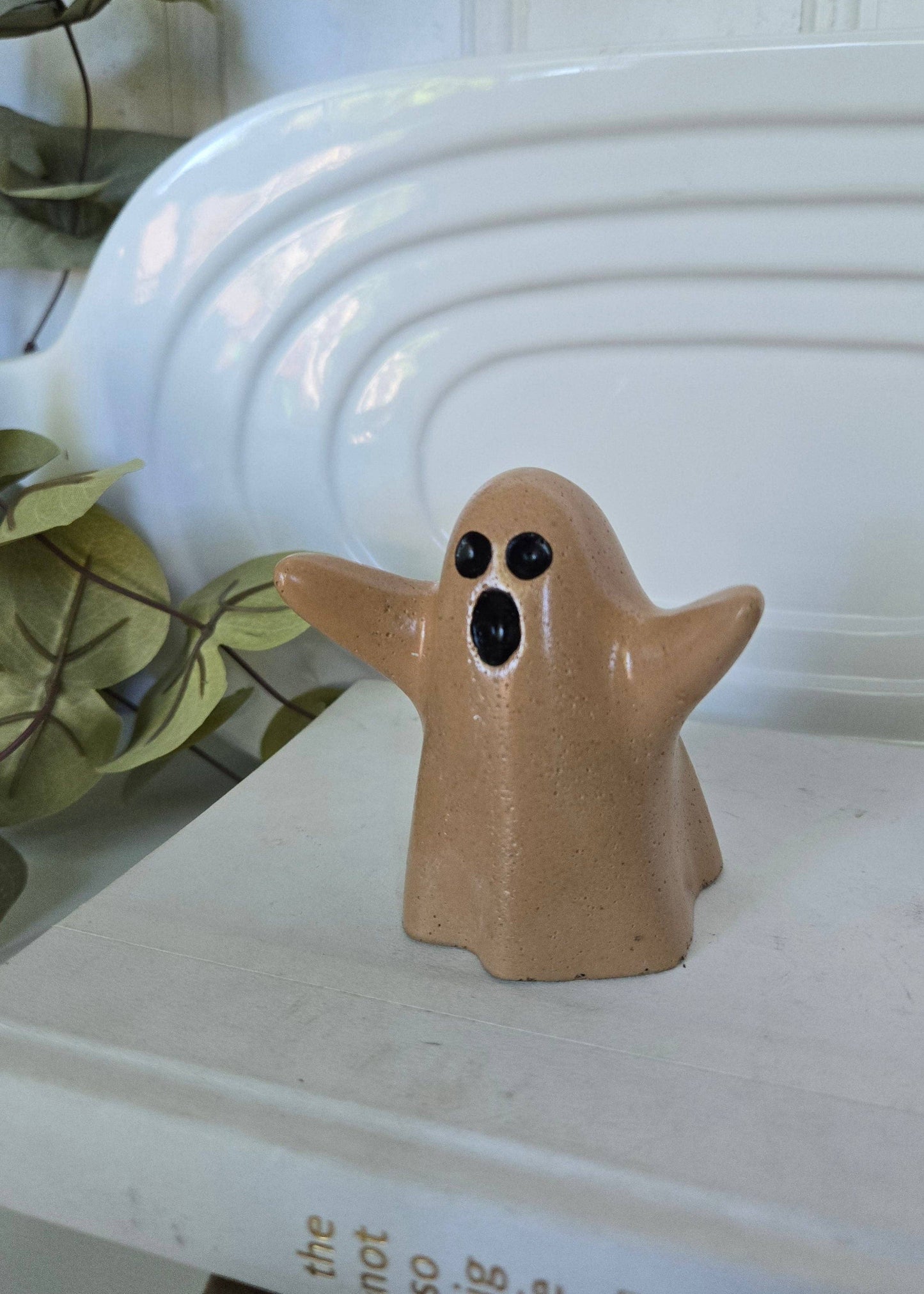 Concret Ghost Decor- Caramel
